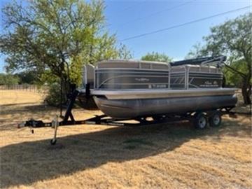 2020 Sun Tracker Party Barge
