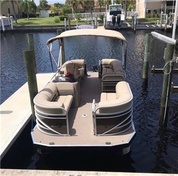 2020 Sun Tracker Party Barge 22 DLX