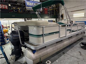 1999 Sweetwater 220 SRE
