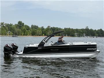 2025 Tahoe Cascade 27’ Twin Engine Quad lounge