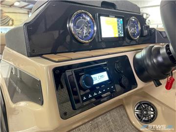 Premier_Sunsation_2024_Inventory-21865_Phone_holder__c-1.webp
