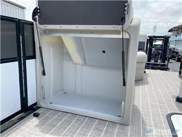 Xcursion_RFX_2023_Inventory-21129_Convertible_Seating__c-1.webp