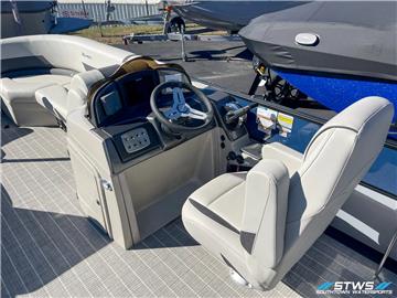 Xcursion_FLX_2023_Inventory-20487_Dash_Screen__c-1.webp