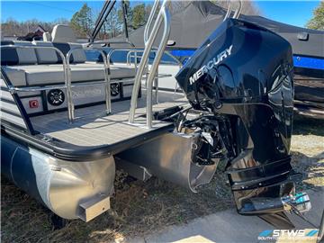 Xcursion_FLX_2023_Inventory-20487_Engine_Compartment__c-1.webp