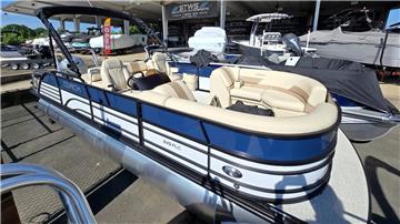 New Coach FLC 243 2023 – Nautical Blue / White