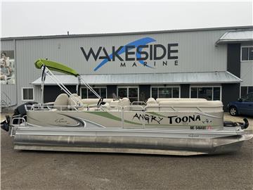 2012 QWEST 822 LS TRI TOON w/ MERCURY 115 EFI 4 STROKE