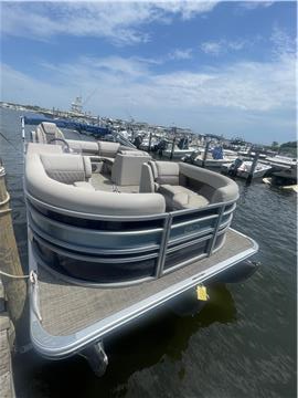 2022 Harris  210 Tritoon