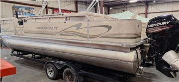 2001 Smoker Craft 824 Fish and Cruise