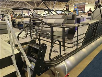 2026-Starcraft-EXS-3-DL-Tritoon-Suzuki-Outboard4.jpg