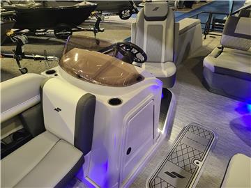 2026-Starcraft-EXS-3-DL-Tritoon-Suzuki-Outboard7.jpg