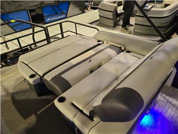 2026-Starcraft-EXS-3-DL-Tritoon-Suzuki-Outboard14.jpg