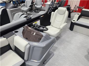 Starcraft-VX22Q-DH-Pontoon-Suzuki-Outboard8.jpg?v=1771454640406