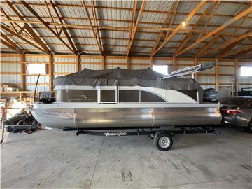 Like New 2023 Bennington Pontoon