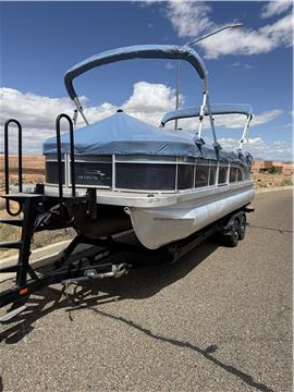 Boat rental business liquidating 2022 Bennington S23 w/ Mercury 150.