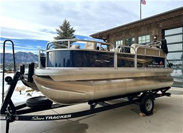 Sun Tracker Bass Buggy 16XL