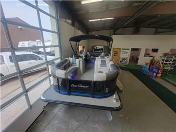 2023 SunChaser SPORT 23 150HP MERCURY AND BUNK TRAILER